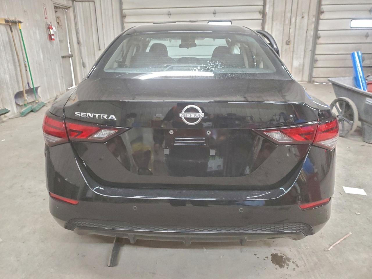 Nissan Sentra S Image 7
