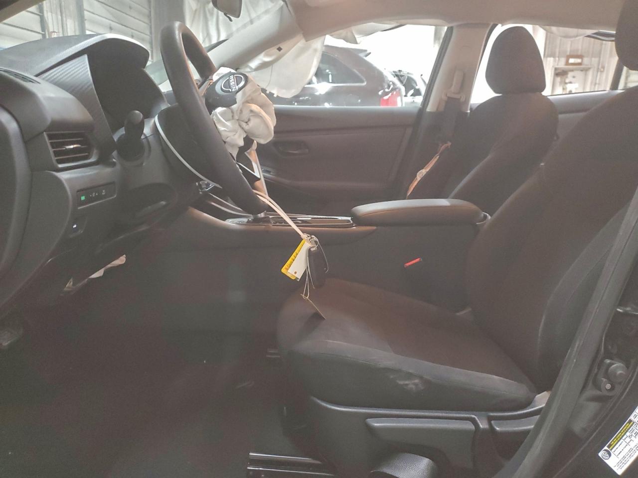 Nissan Sentra S Image 5