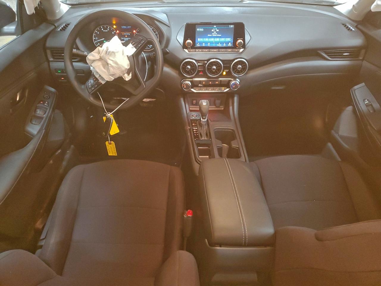 Nissan Sentra S Image 8