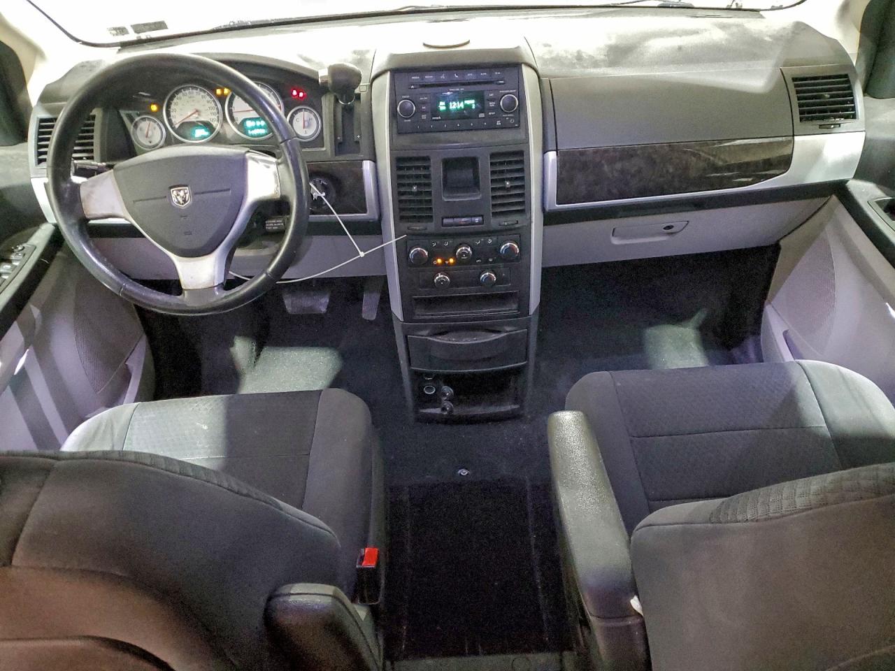 Dodge Caravan Sxt Image 3