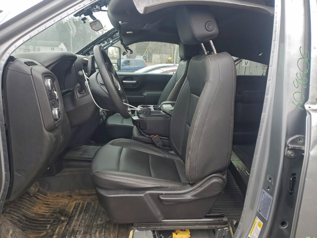 GMC Sierra K2500 Heavy Duty Image 11