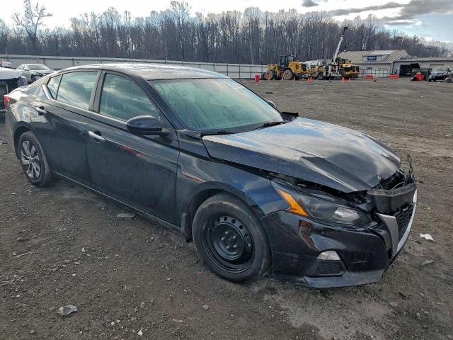 Nissan Altima S Image 3