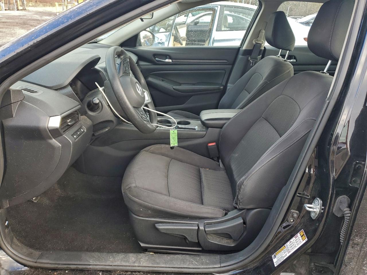 Nissan Altima S Image 5