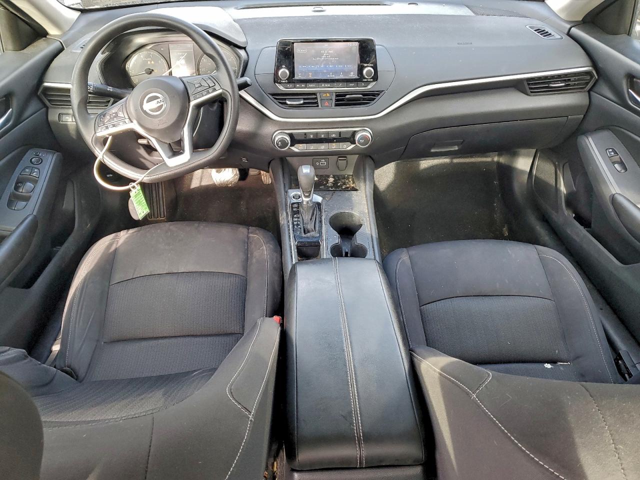 Nissan Altima S Image 7