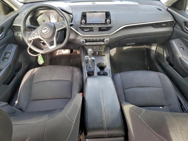 Nissan Altima S Image 7