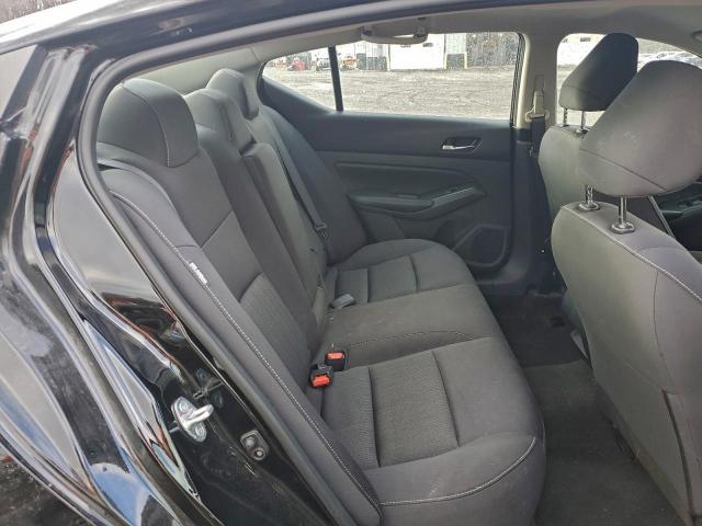 Nissan Altima S Image 10