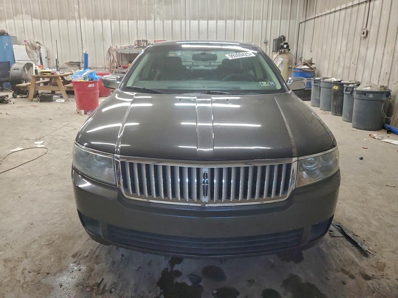 Lincoln Zephyr Image 6