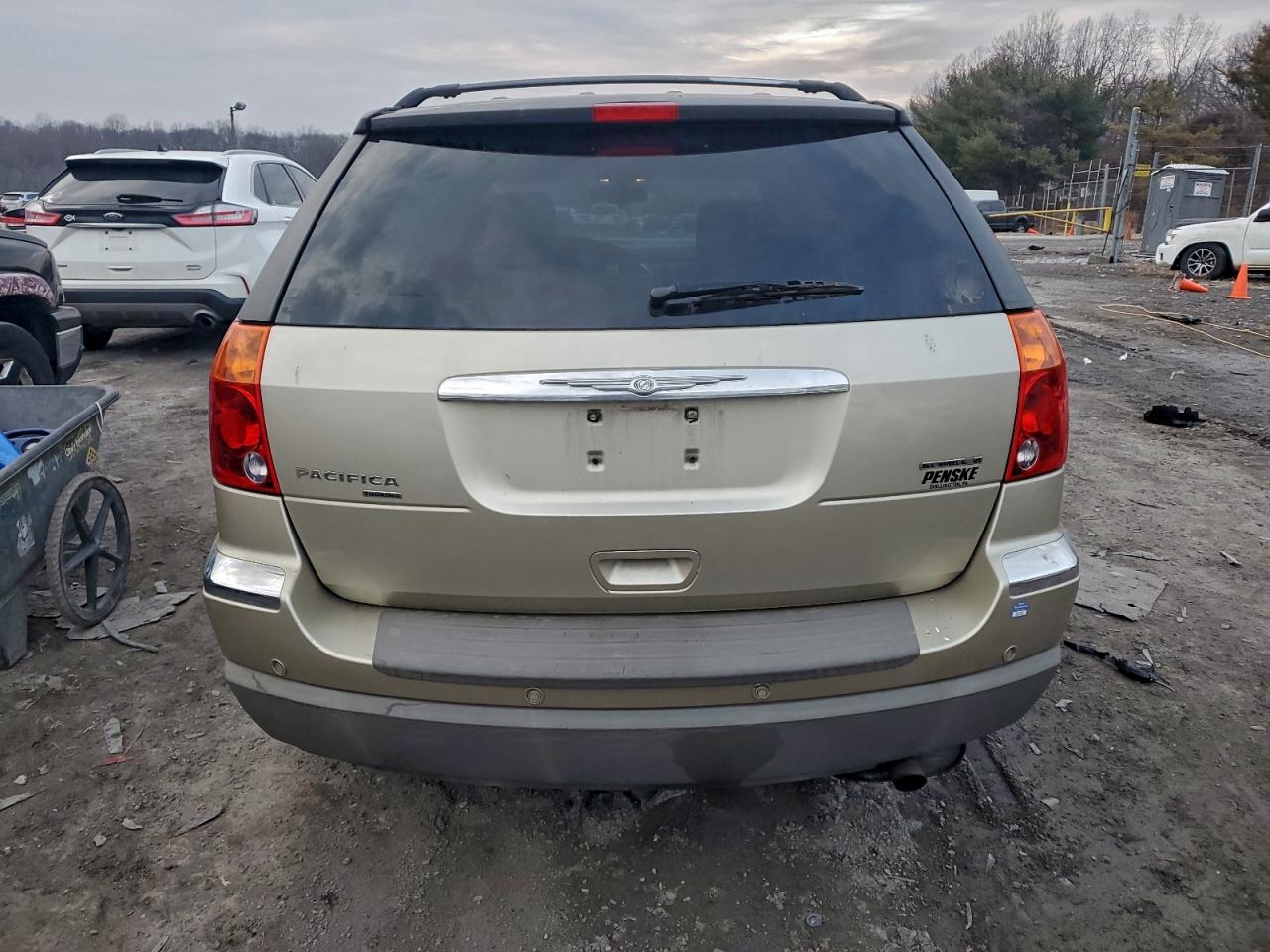 Chrysler Pacifica Touring Image 9