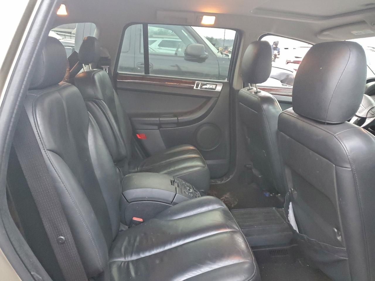 Chrysler Pacifica Touring Image 6