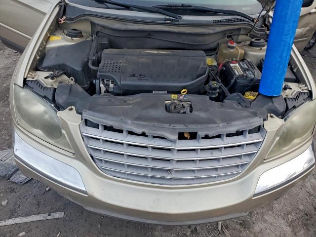 Chrysler Pacifica Touring Image 8