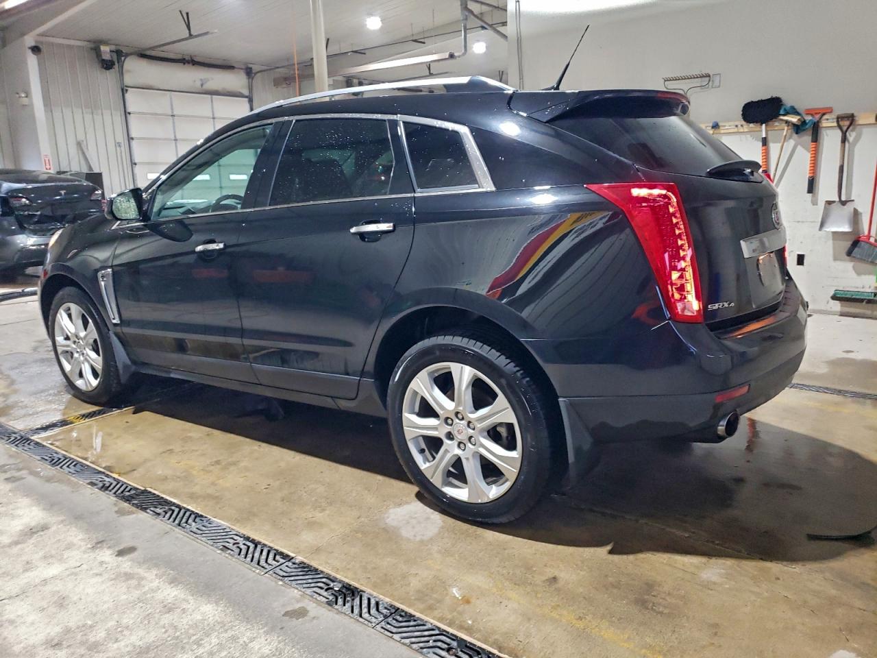 Cadillac SRX Premium Collection Image 3