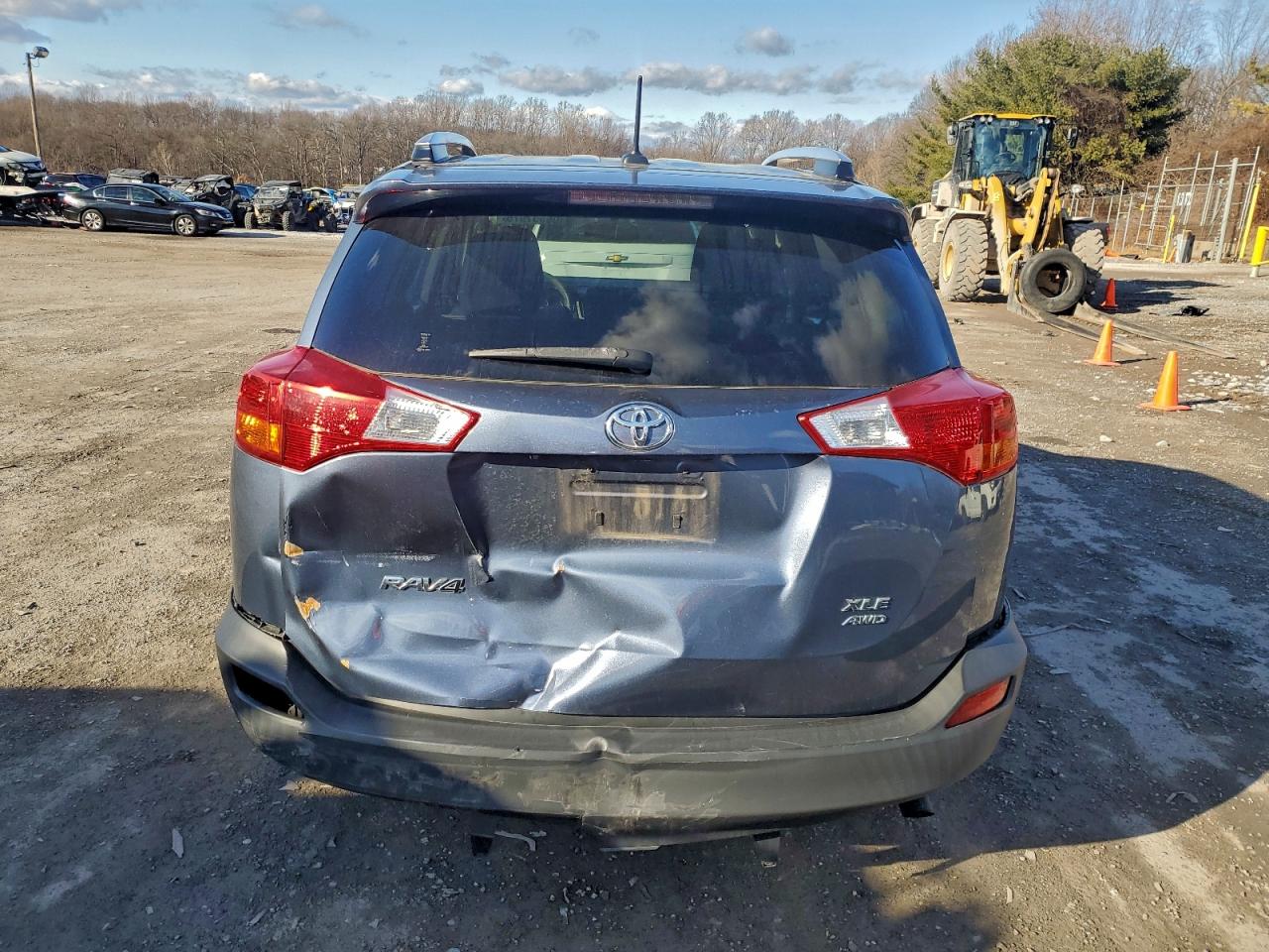 Toyota RAV4 Xle Image 4