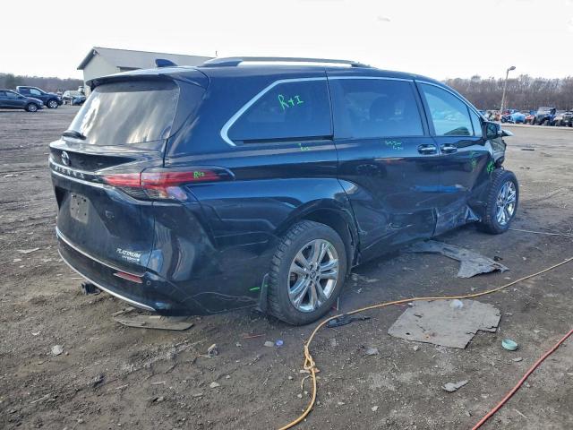 Toyota Sienna Limited Image 8