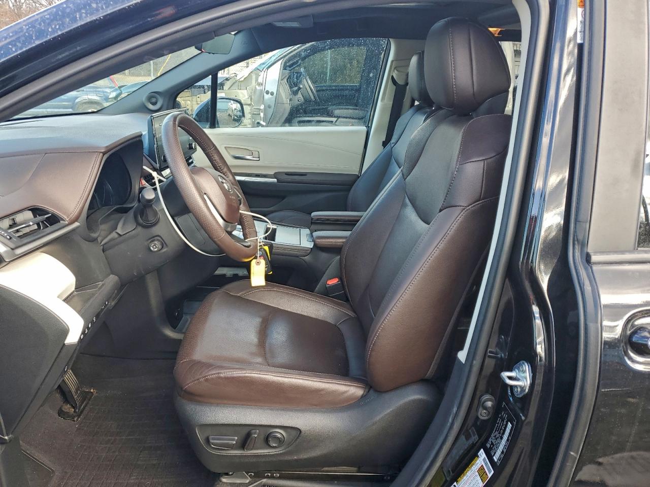 Toyota Sienna Limited Image 5