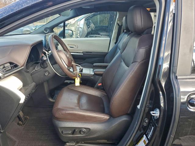 Toyota Sienna Limited Image 5