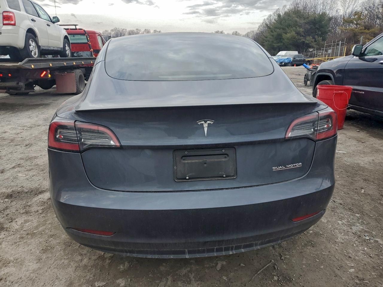 Tesla Model 3 Image 4