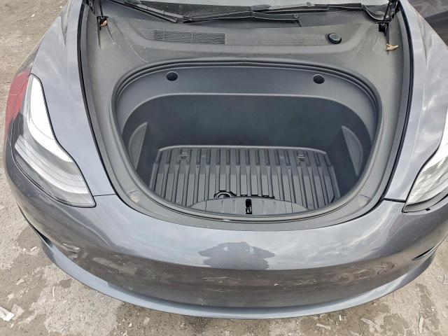 Tesla Model 3 Image 11