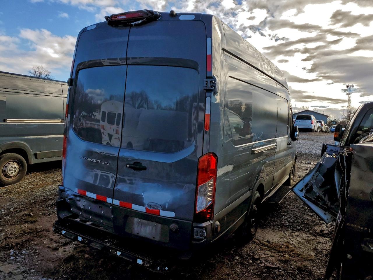 Ford Transit T-250 Image 2