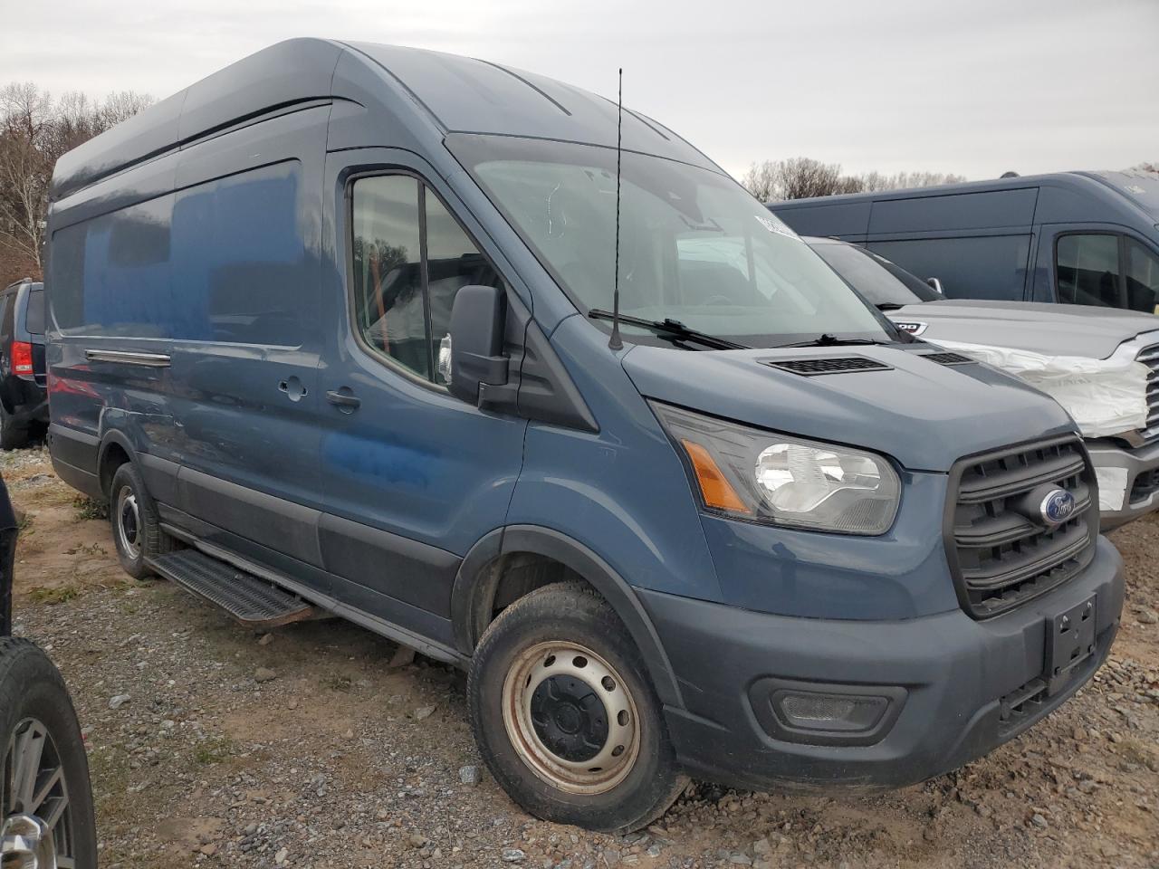 Ford Transit T-250 Image 4
