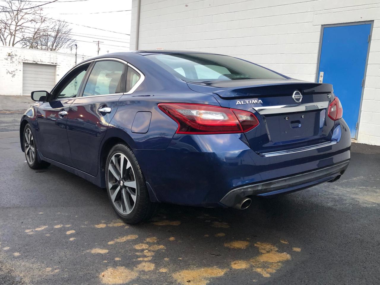 Nissan Altima 2.5 Image 2