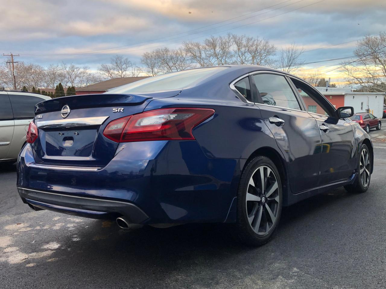 Nissan Altima 2.5 Image 3