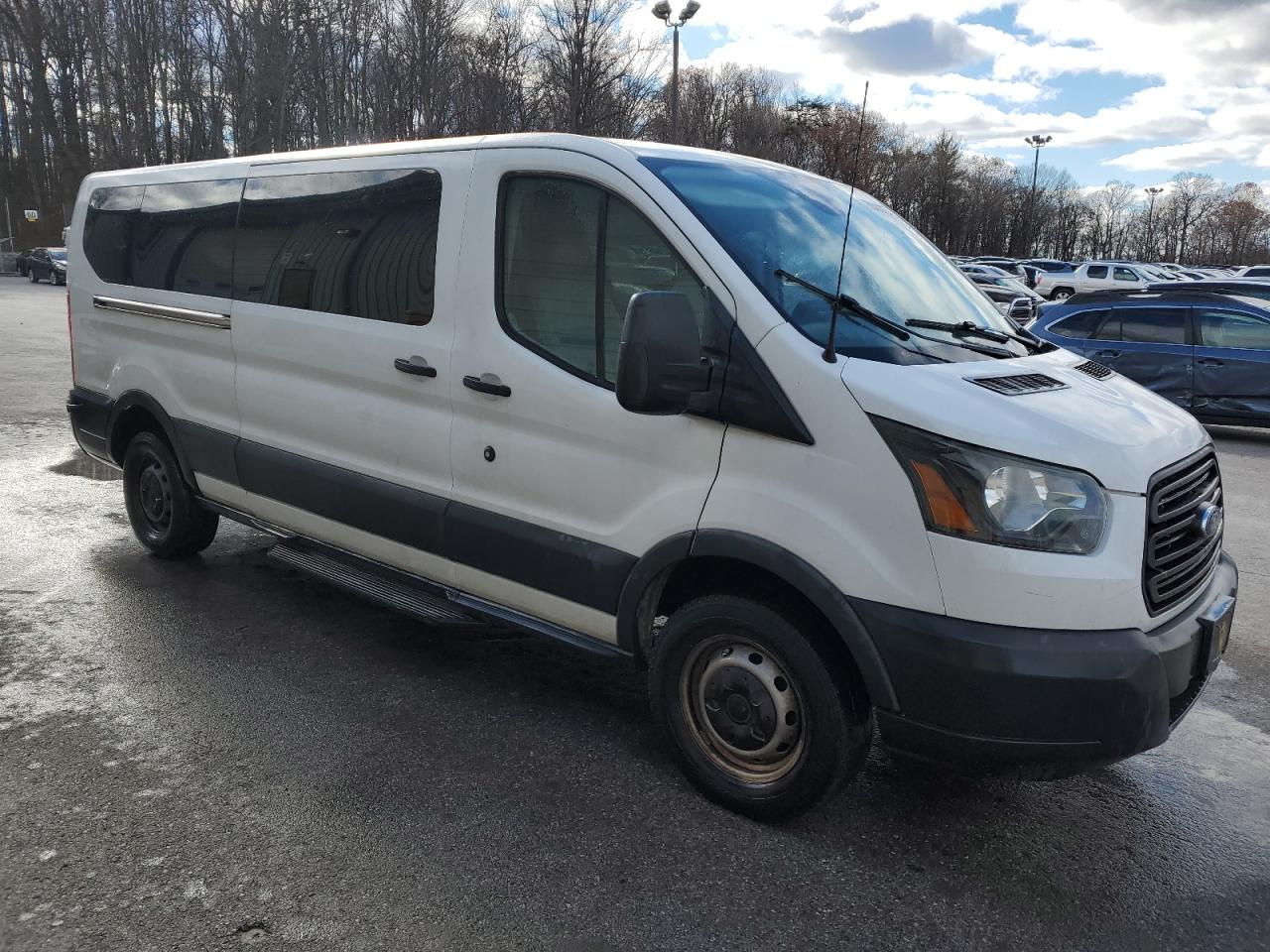 Ford Transit T-350 Image 10