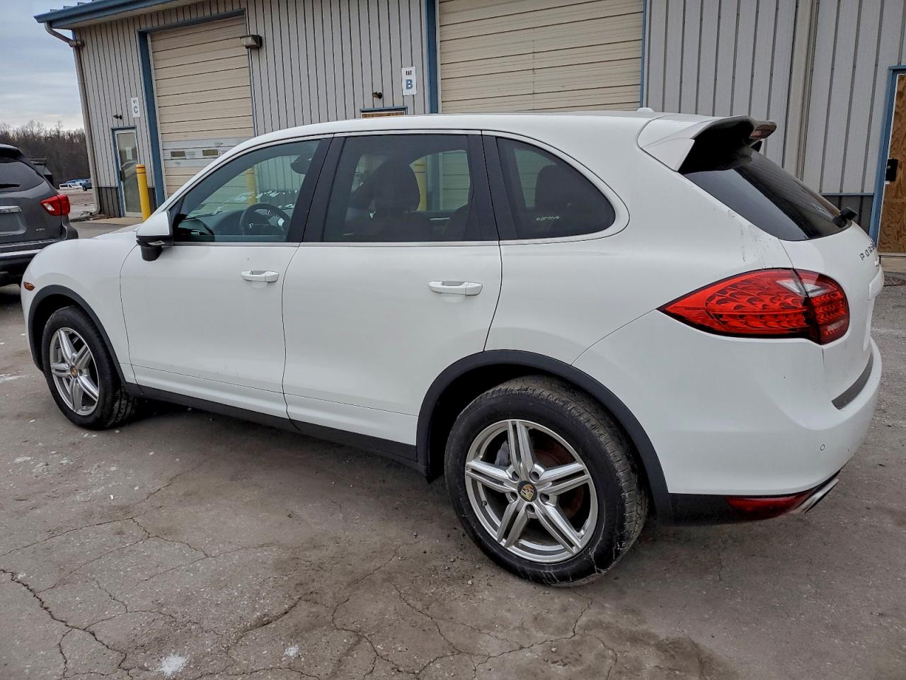 Porsche Cayenne Image 3