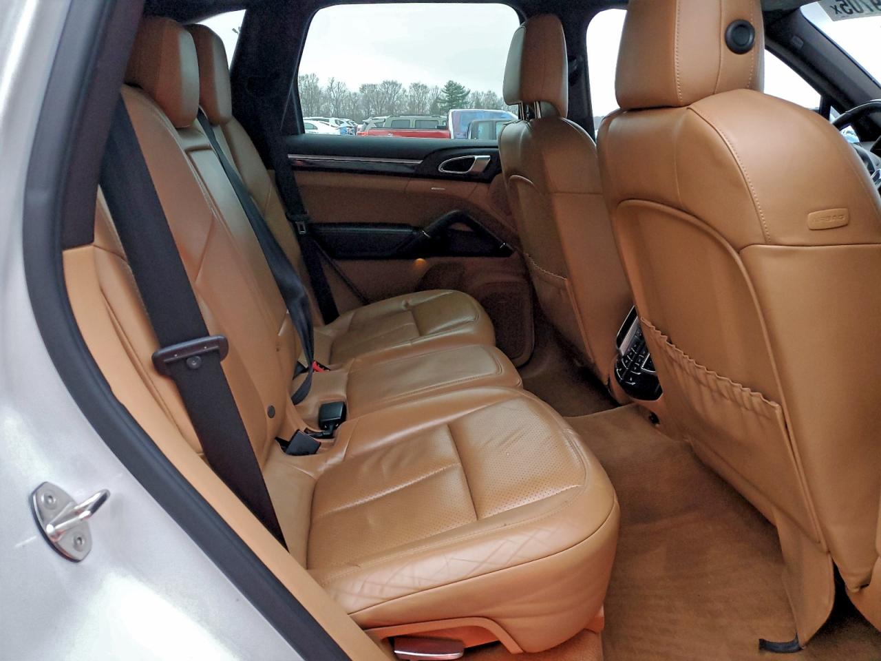 Porsche Cayenne Image 13