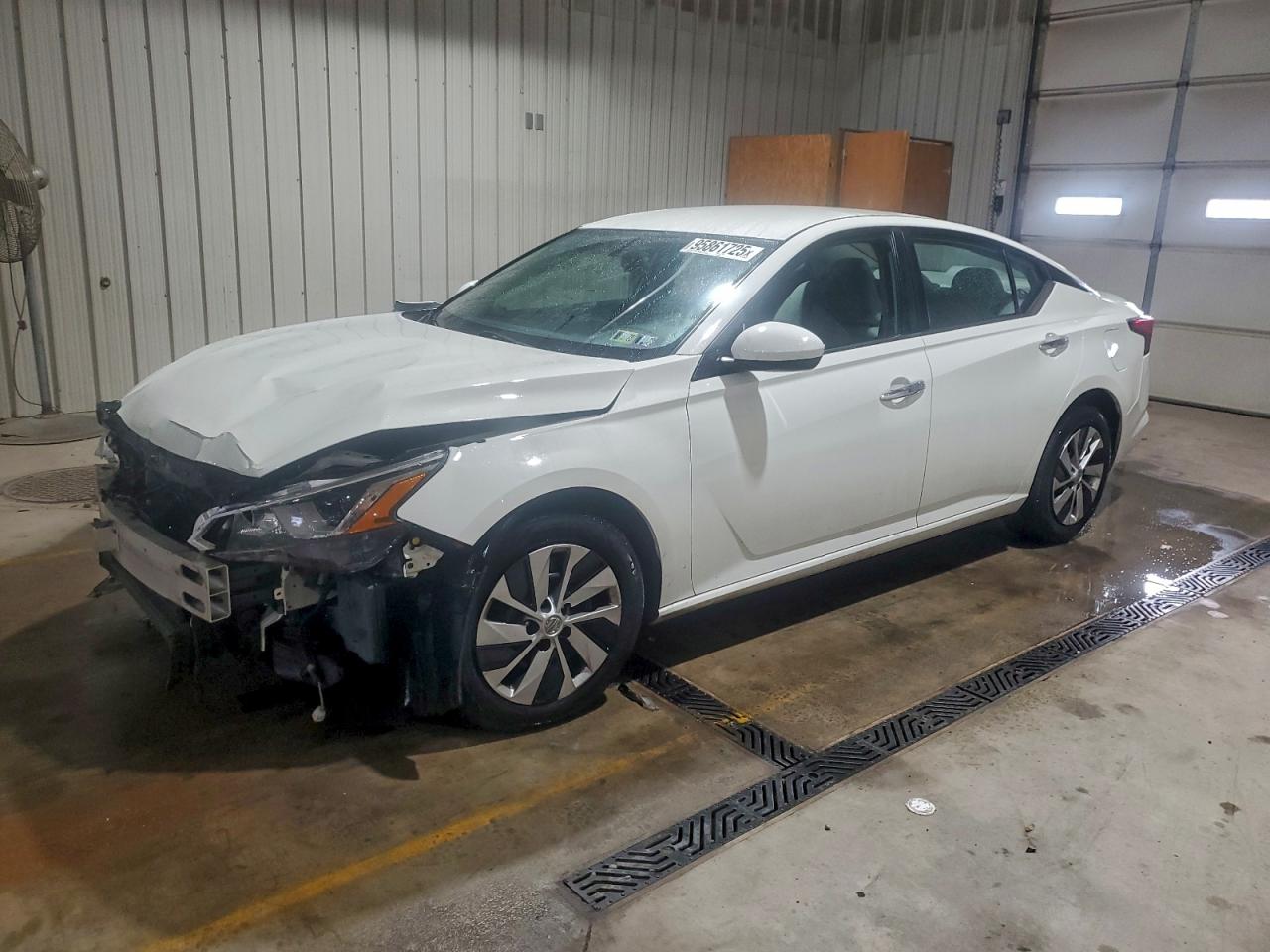 Nissan Altima S Image 1