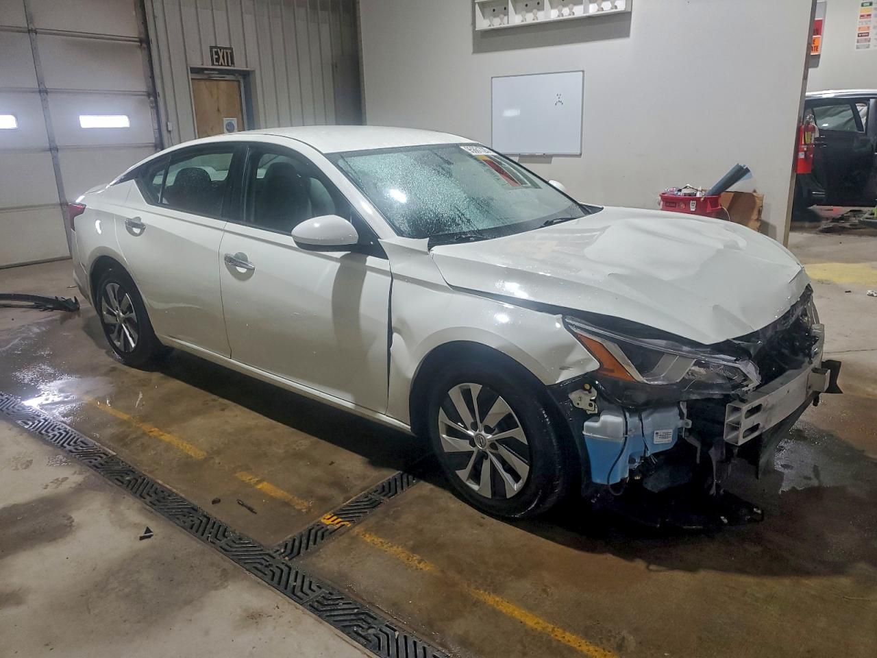 Nissan Altima S Image 13