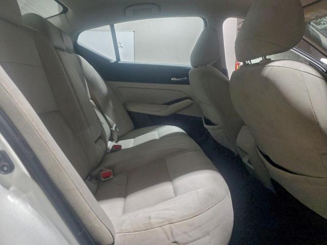 Nissan Altima S Image 6