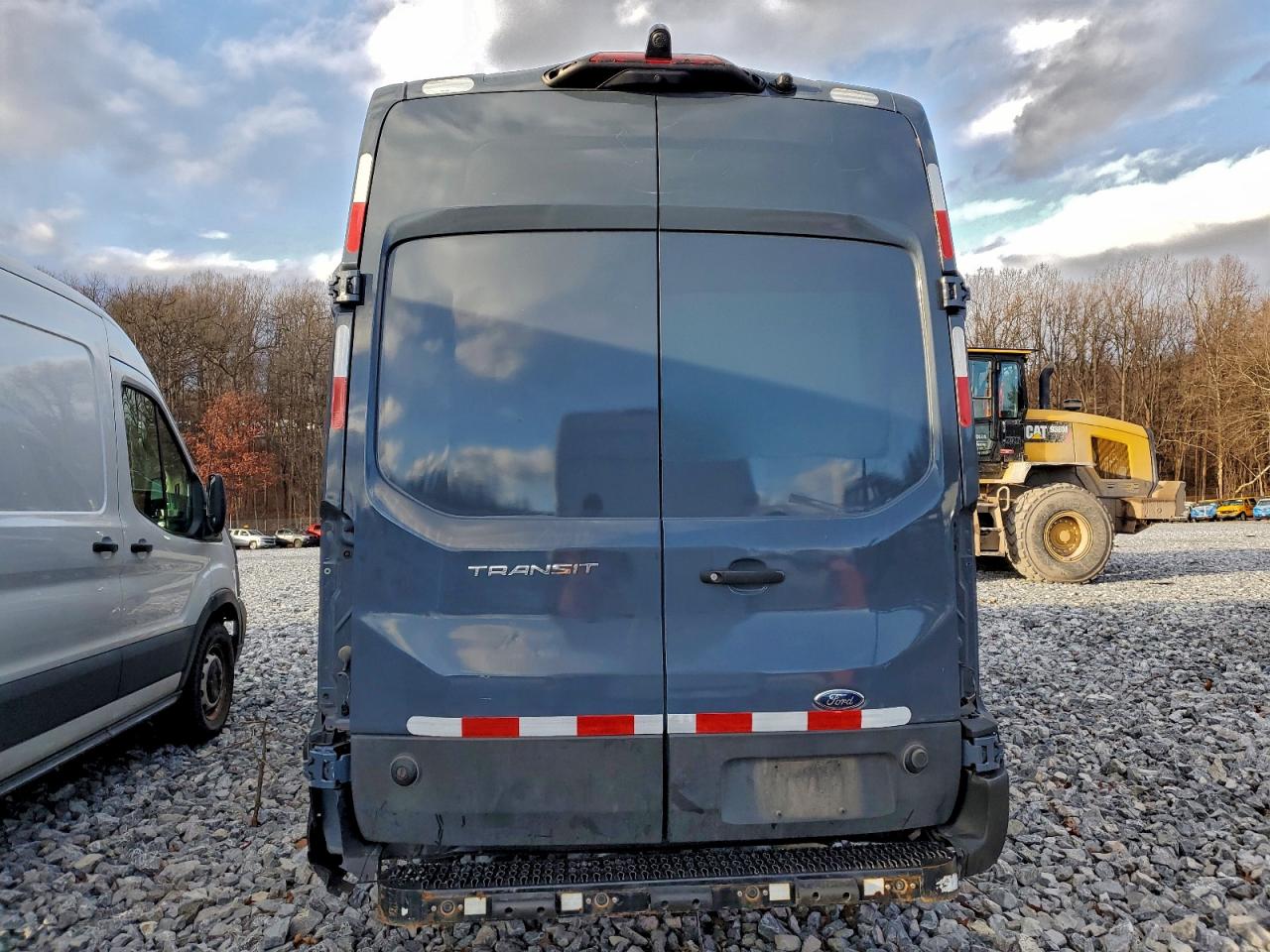 Ford Transit T-250 Image 6