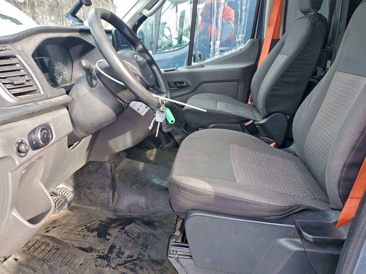 Ford Transit T-250 Image 2