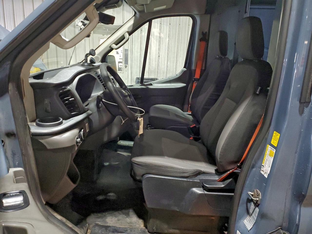 Ford Transit T-250 Image 12