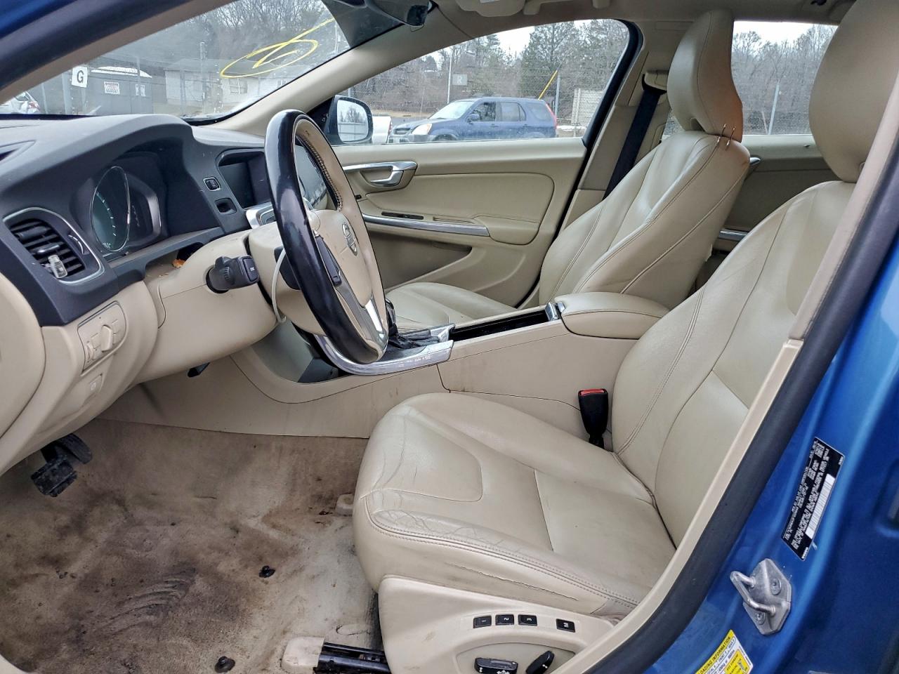 Volvo V60 Premier Image 2