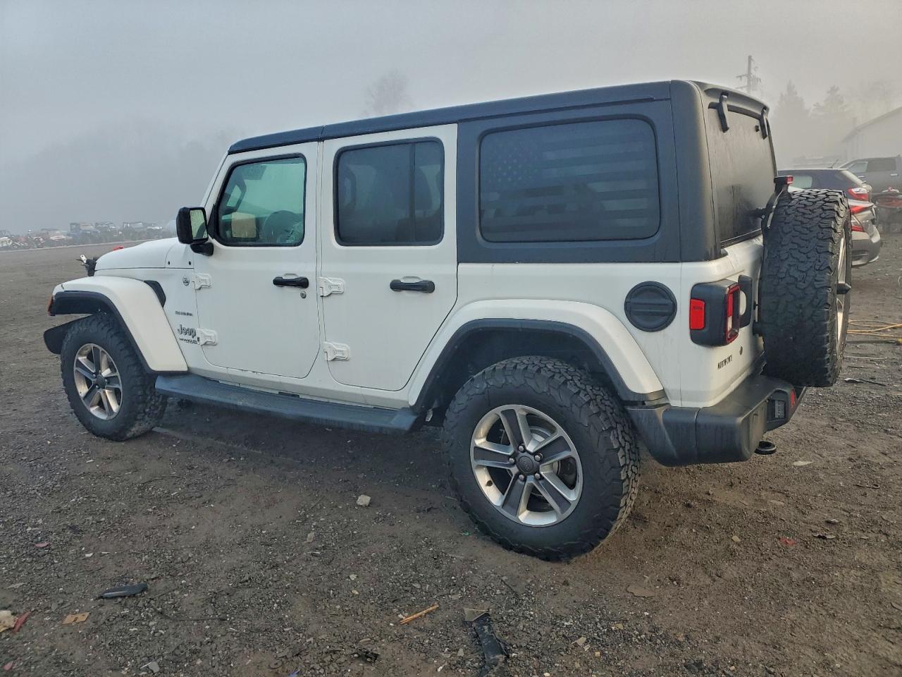 Jeep Wrangler Sahara Image 12