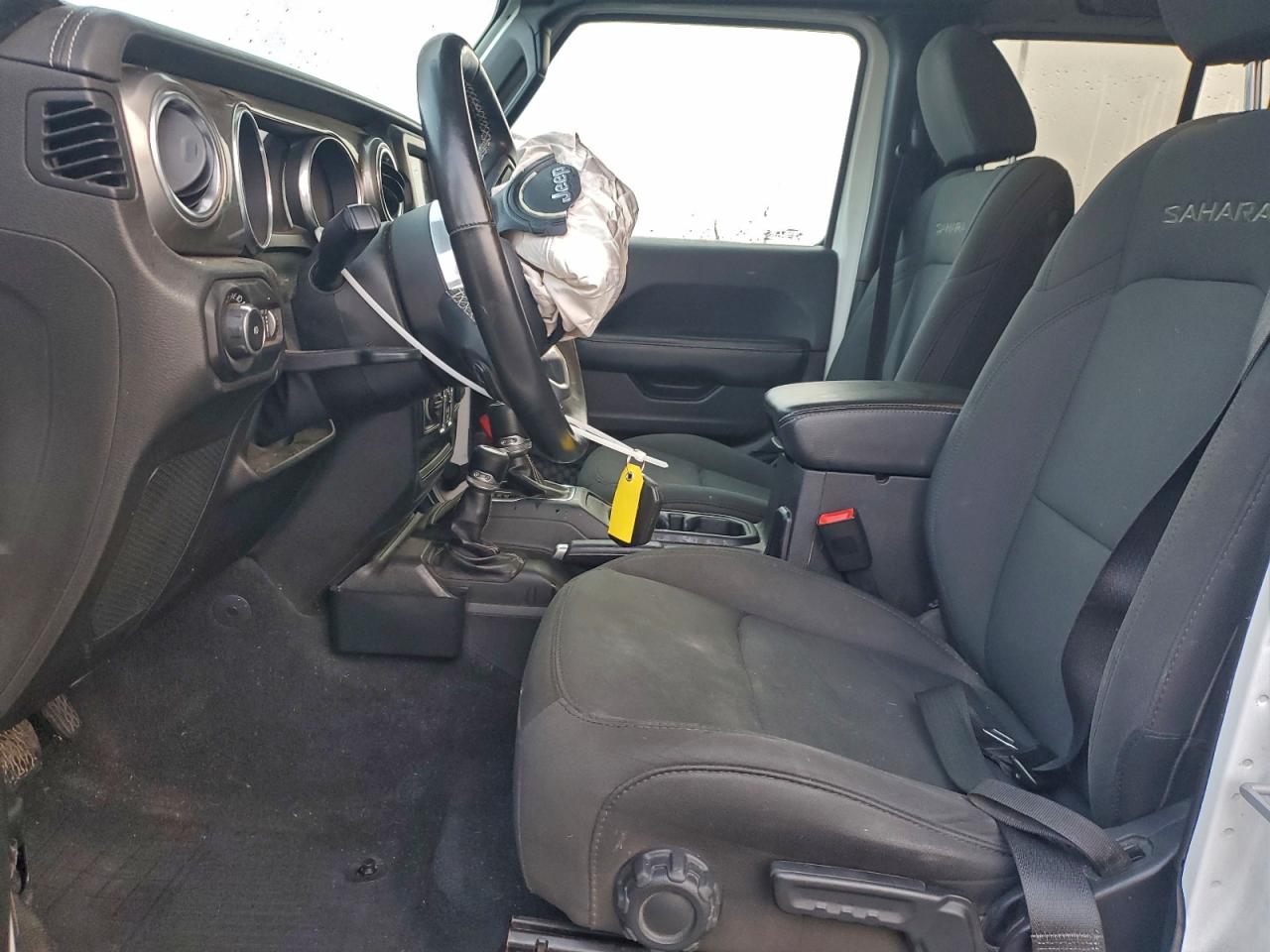 Jeep Wrangler Sahara Image 10