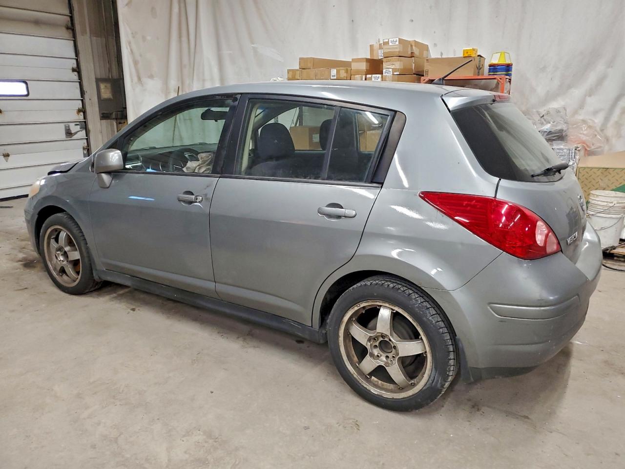 Nissan Versa S Image 3