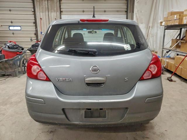 Nissan Versa S Image 6