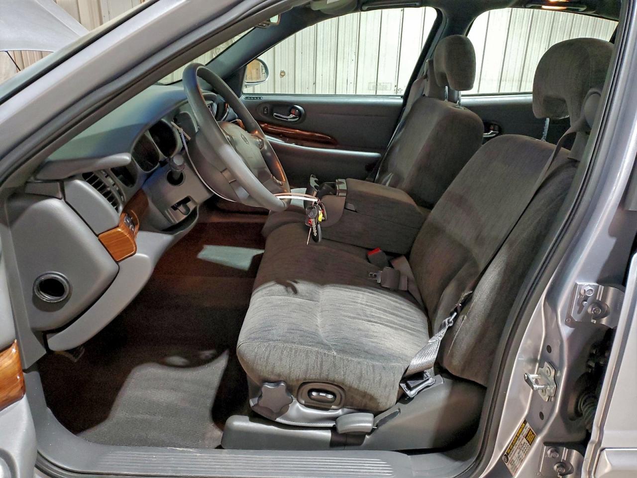 Buick LeSabre Custom Image 2