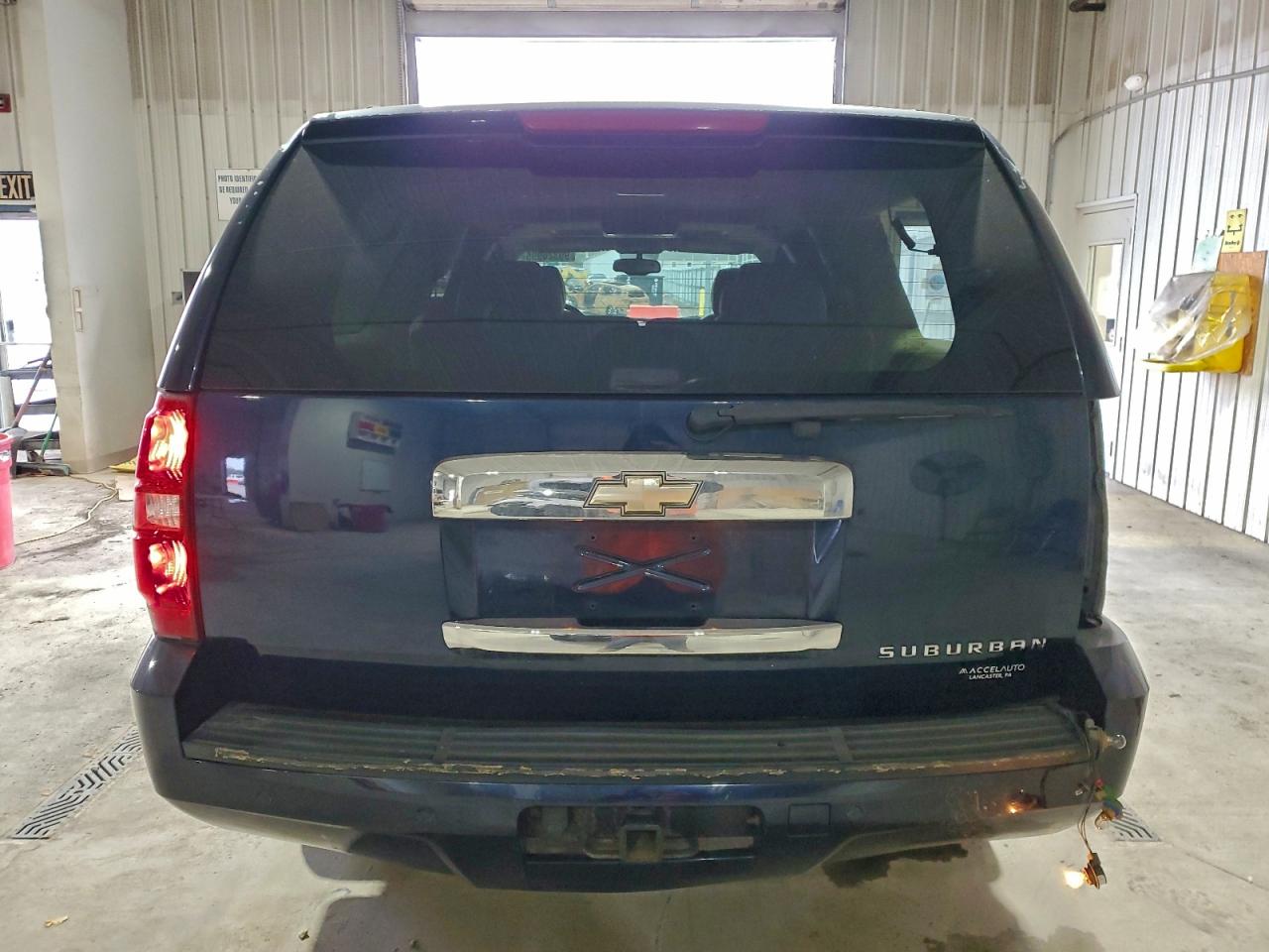 Chevrolet Suburban K1500 Ls Image 8