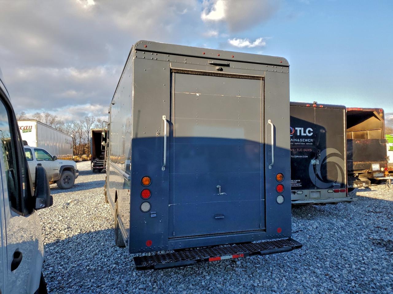 Freightliner Mt45 M Line Walk-in Van Image 7