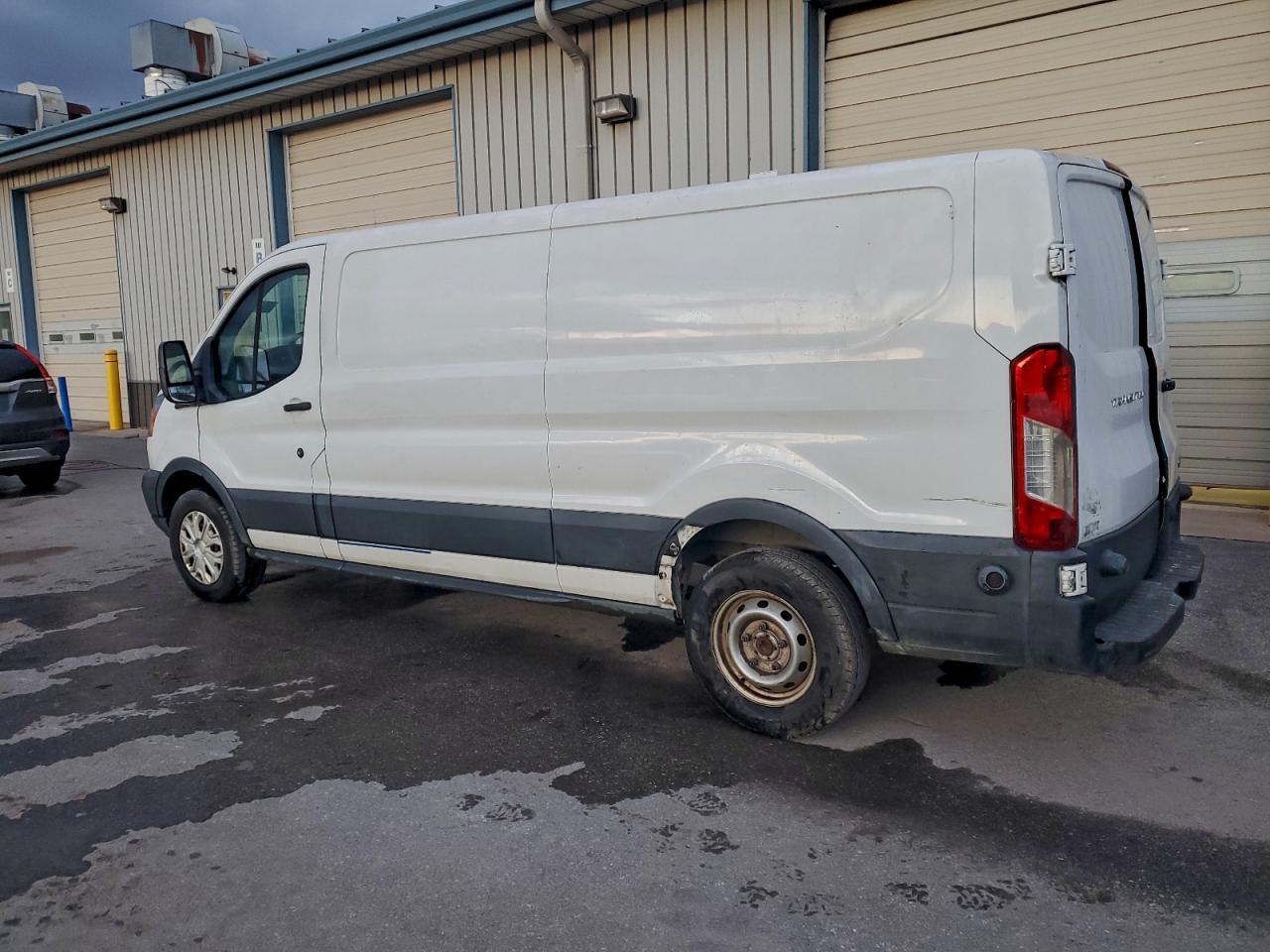 Ford Transit T-150 Image 8