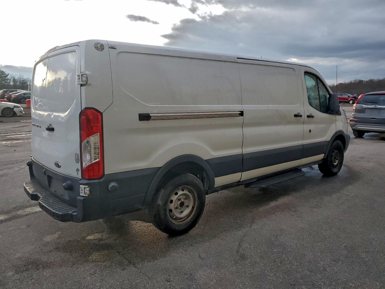 Ford Transit T-150 Image 3