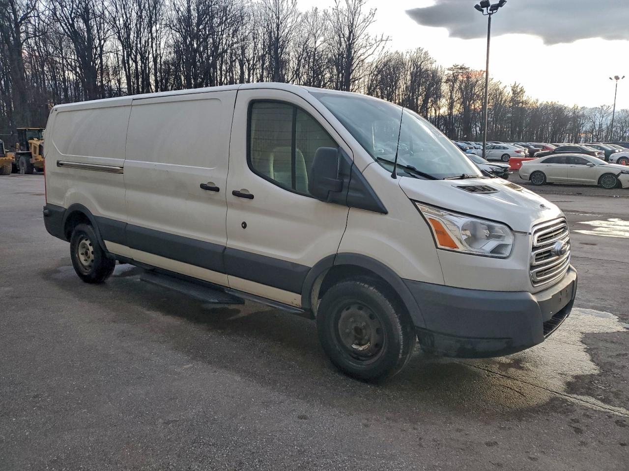 Ford Transit T-150 Image 2