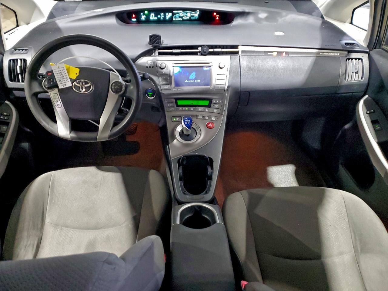 Toyota Prius Image 10