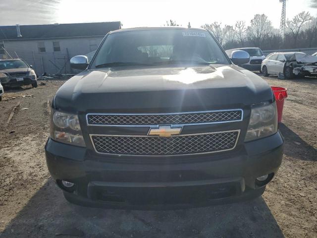 Chevrolet Suburban K1500 Ltz Image 9