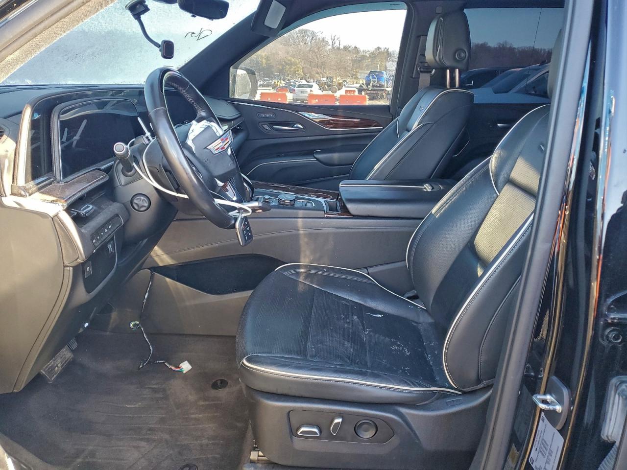 Cadillac Escalade Premium Luxury Image 9