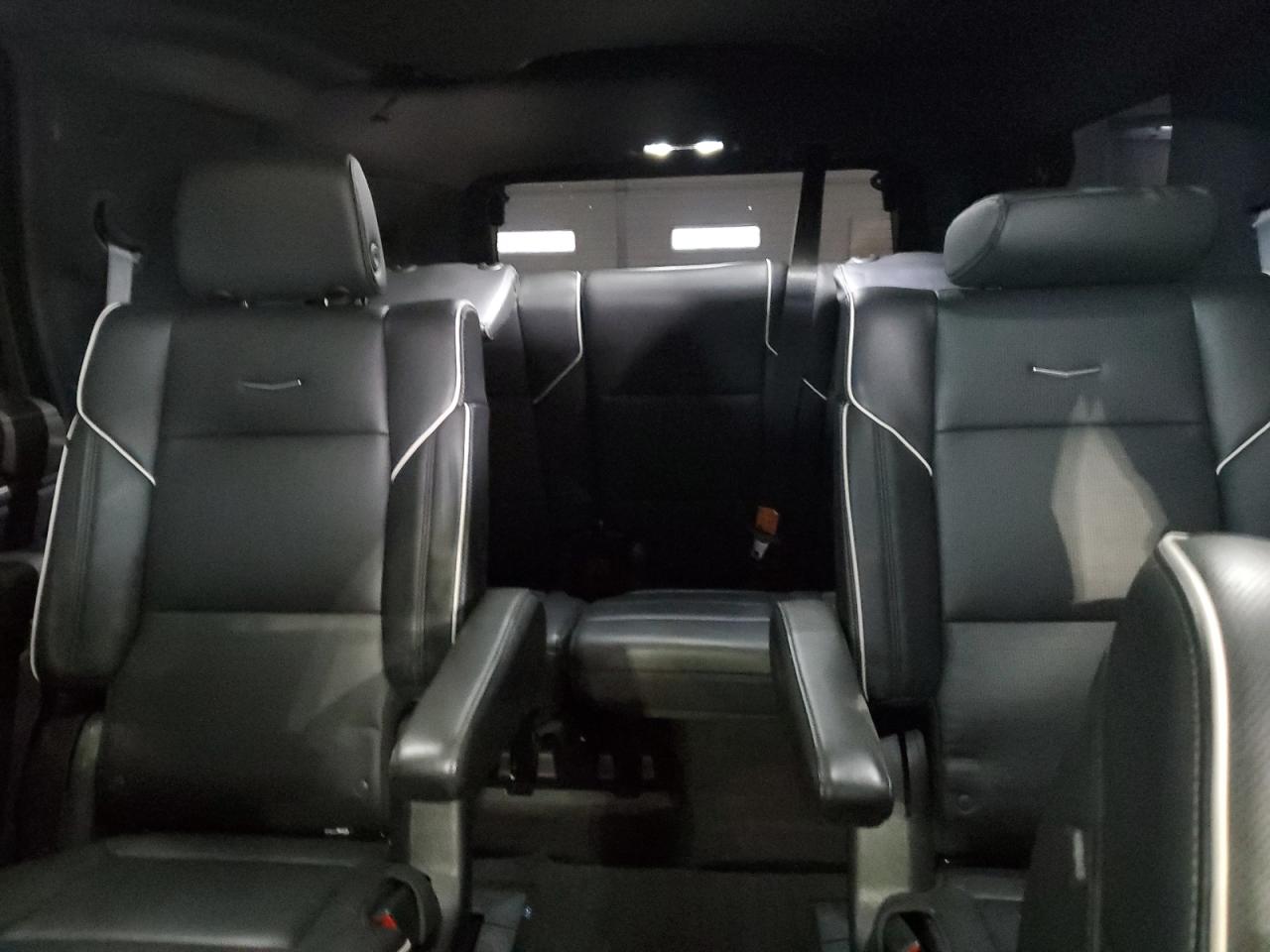 Cadillac Escalade Premium Luxury Image 10