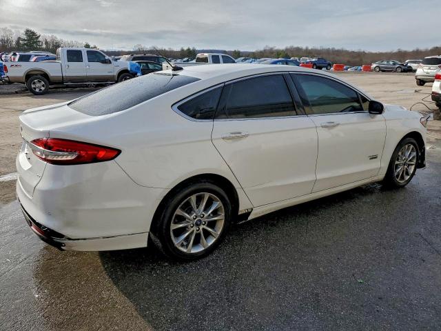 Ford Fusion Se Phev Image 3